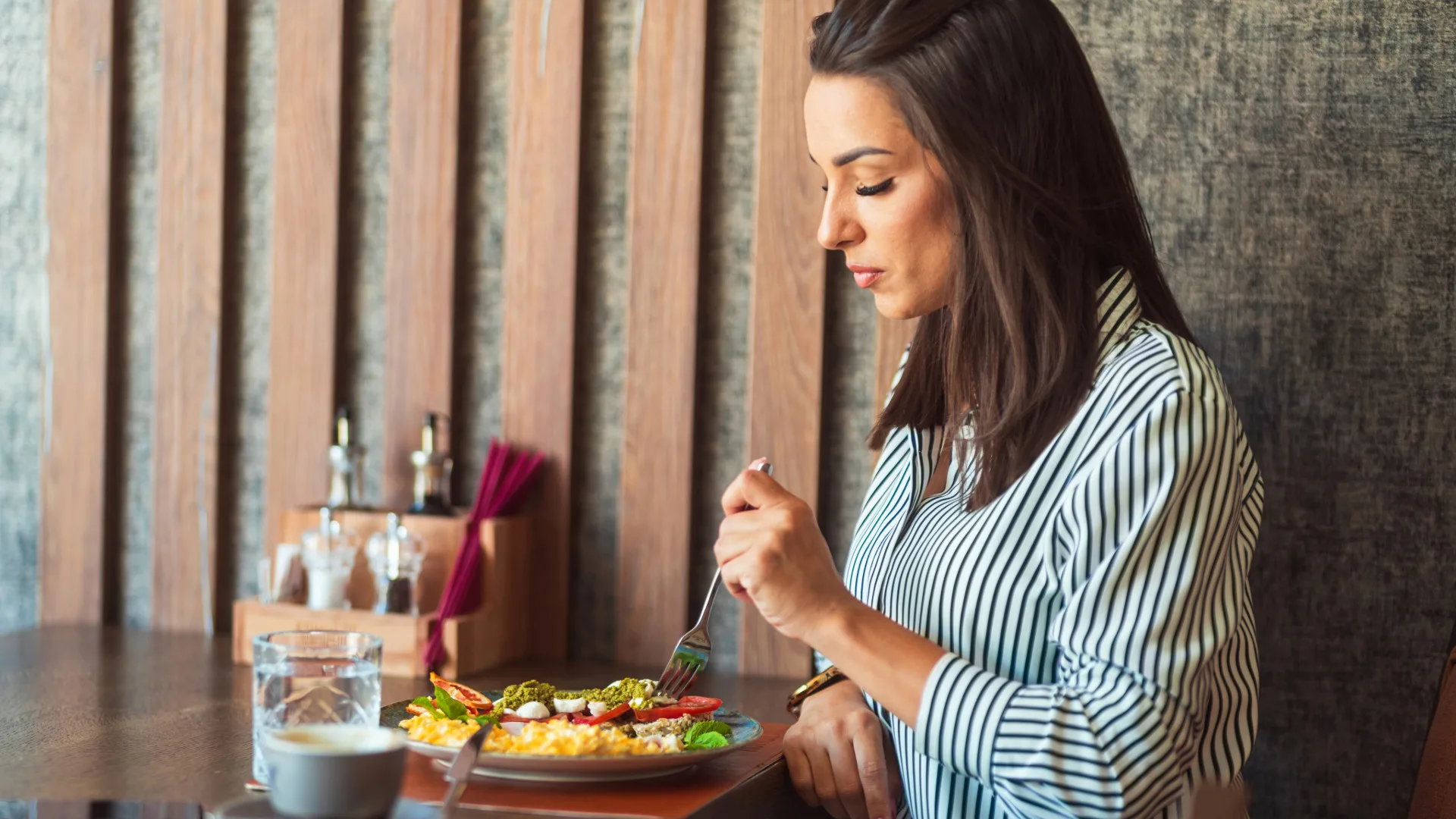 eating slowly eases IBS. IBS dietitian in California and Europe